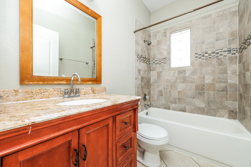 2,195/Mo, 13212 Cherry Bark Cir Riverview, FL 33579 Bathroom View