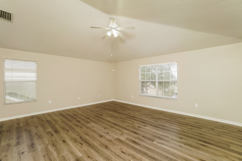 2,705/Mo, 8220 Crescent Moon Dr New Port Richey, FL 34655 Family Room View 2