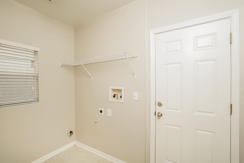 2,705/Mo, 8220 Crescent Moon Dr New Port Richey, FL 34655 Laundry Room View