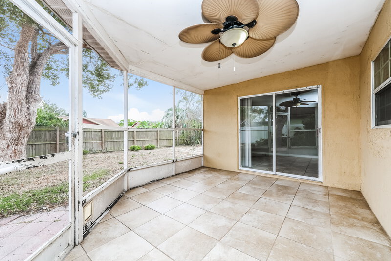 1,955/Mo, 7220 Bromley Dr New Port Richey, FL 34653 Sun Room View