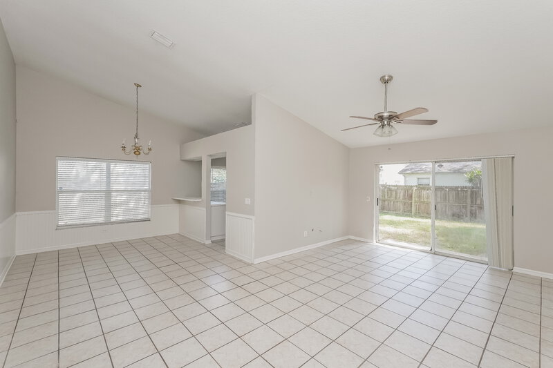 2,105/Mo, 1207 Sawdust Ct Valrico, FL 33596 Dining Room View 2