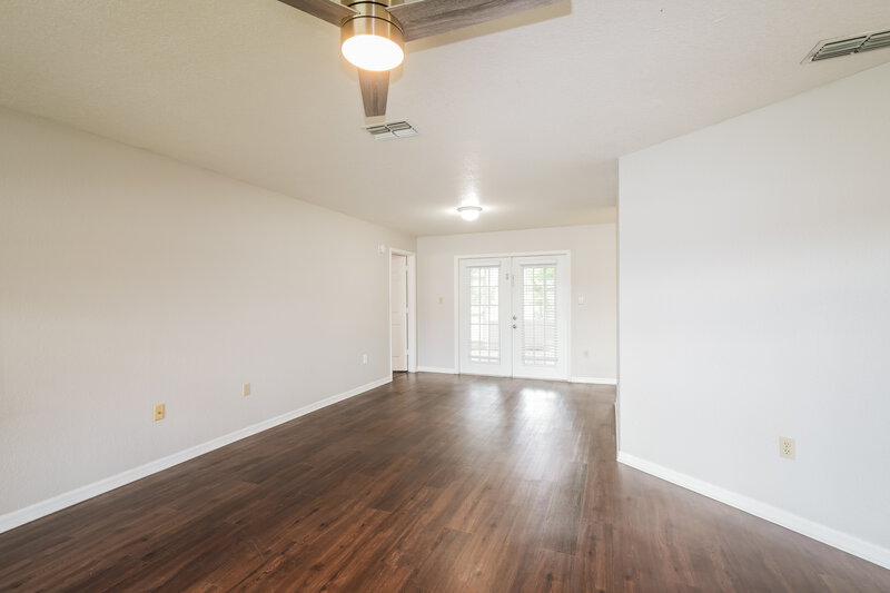 2,100/Mo, 9131 Remington Dr New Port Richey, FL 34655 Living Room View