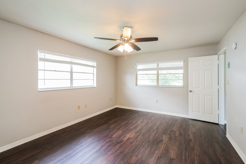 2,100/Mo, 9131 Remington Dr New Port Richey, FL 34655 Main Bedroom View 2