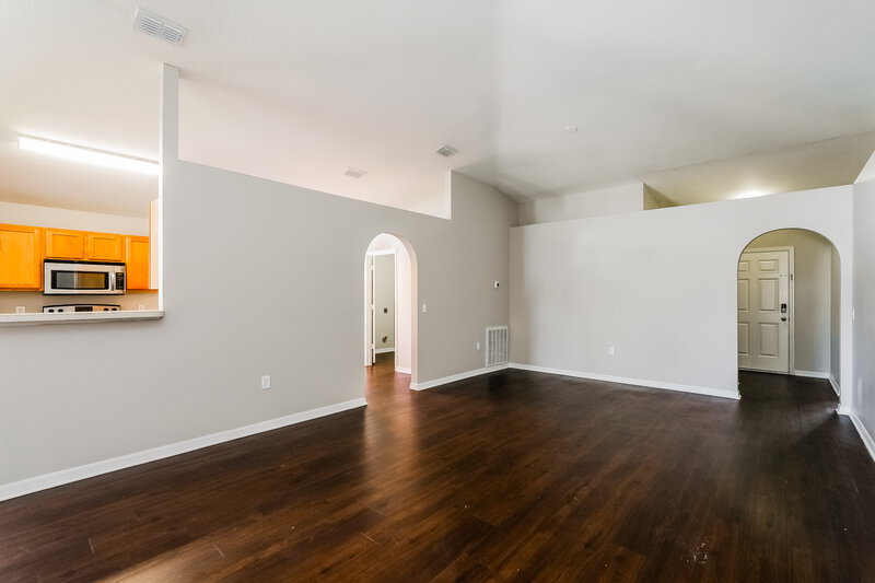 2,500/Mo, 17023 Torvest Ct Land O' Lakes, FL 34638 Living Room View 2