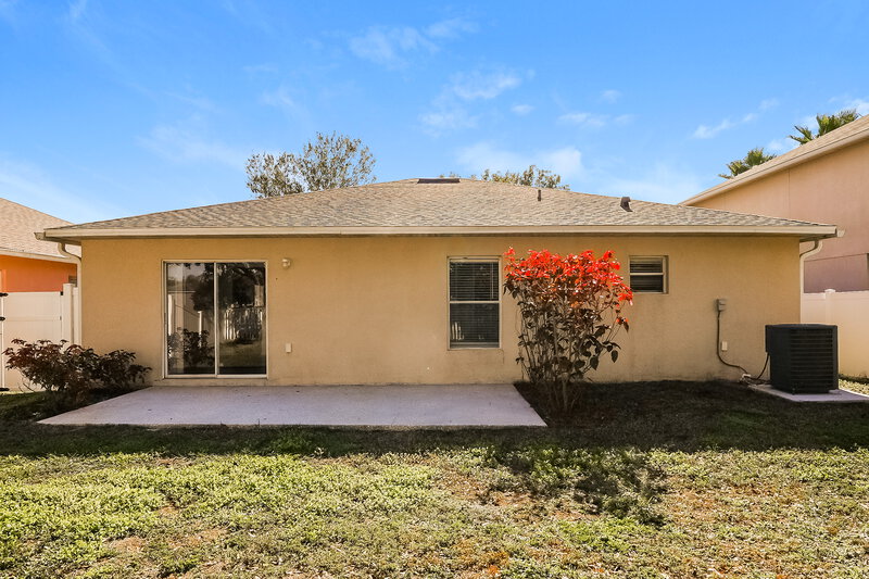 2,500/Mo, 17023 Torvest Ct Land O' Lakes, FL 34638 Rear View