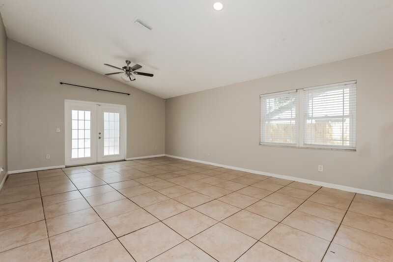 1,990/Mo, 2027 Helm Ln Valrico, FL 33594 Living Room View