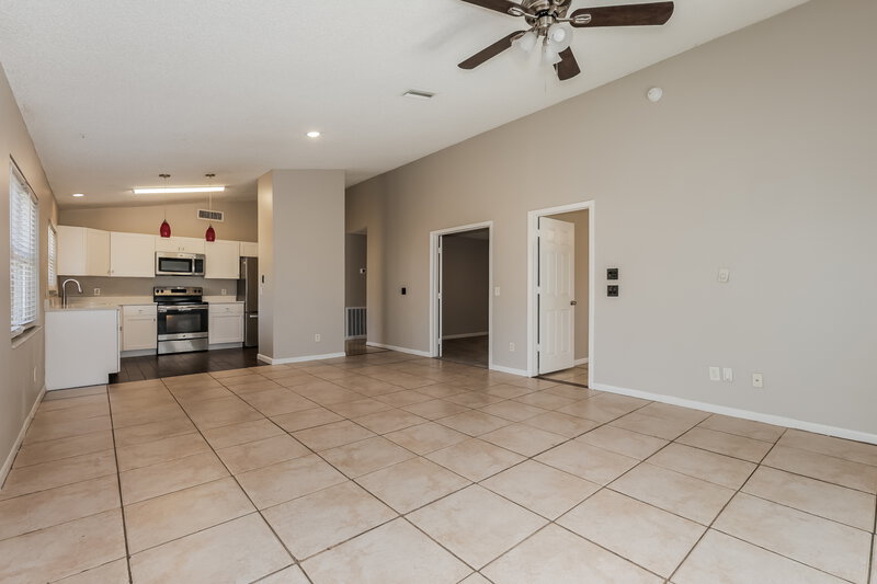 1,990/Mo, 2027 Helm Ln Valrico, FL 33594 Living Room View 2