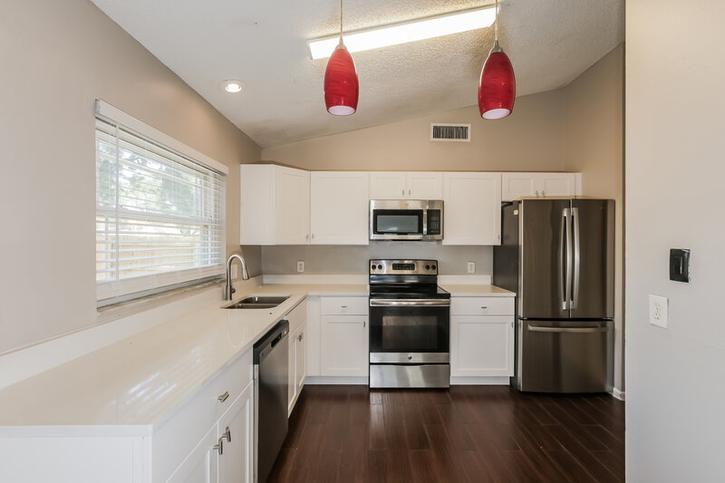 1,990/Mo, 2027 Helm Ln Valrico, FL 33594 Kitchen View 2