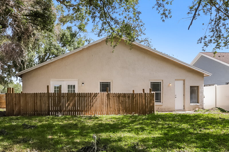 1,990/Mo, 2027 Helm Ln Valrico, FL 33594 Rear View