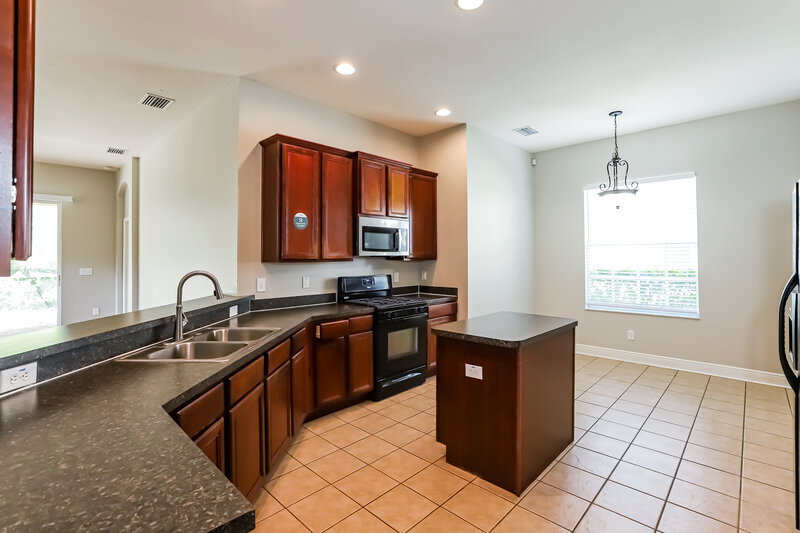 2,420/Mo, 8205 Lagerfeld Dr Land O' Lakes, FL 34637 Kitchen View 3