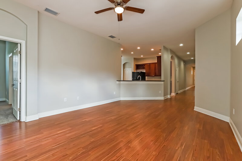 2,420/Mo, 8205 Lagerfeld Dr Land O' Lakes, FL 34637 Family Room View 2