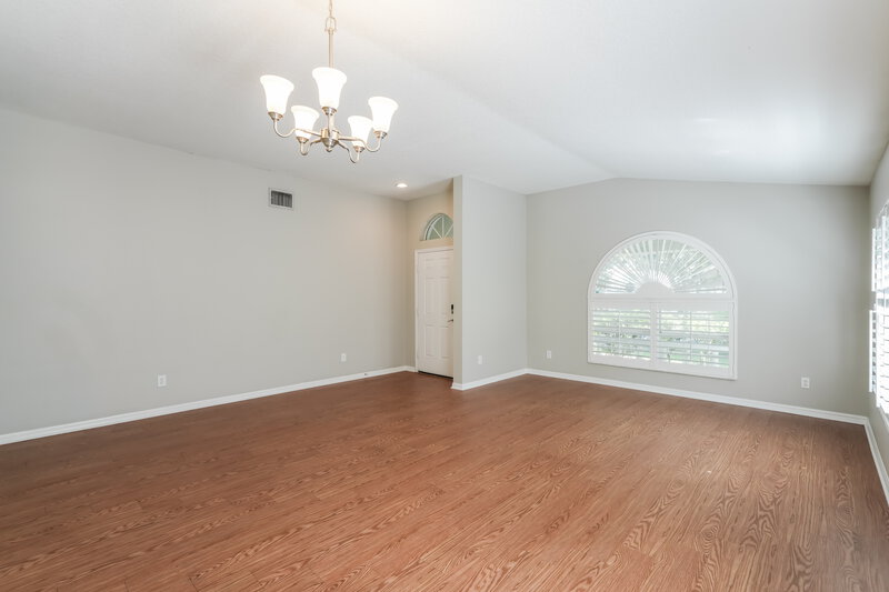 2,445/Mo, 633 Straw Lake Dr Brandon, FL 33510 Living Room View 2