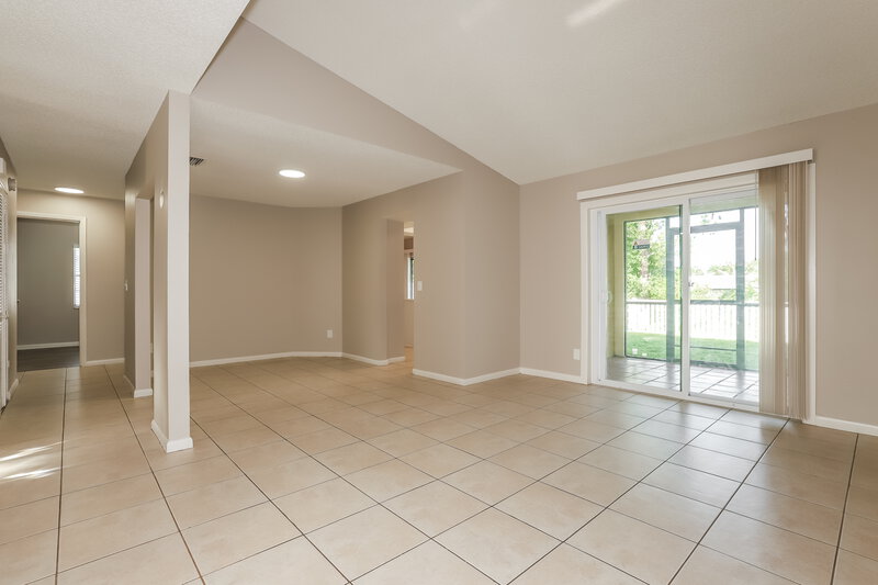 2,335/Mo, 14936 Glasgow Ct Tampa, FL 33624 Living Room View