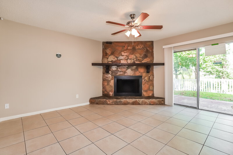 2,335/Mo, 14936 Glasgow Ct Tampa, FL 33624 Family Room View
