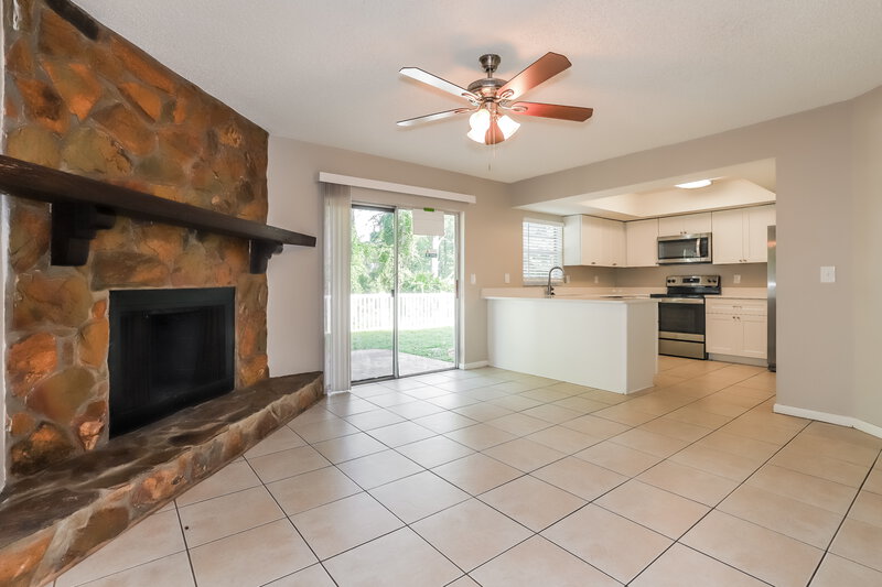 2,335/Mo, 14936 Glasgow Ct Tampa, FL 33624 Family Room View 2