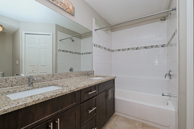 2,140/Mo, 8439 Hawbuck St Trinity, FL 34655 Main Bathroom View