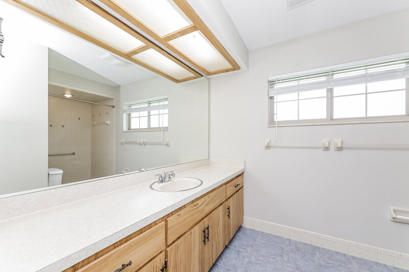 2,020/Mo, 5539 Browning Dr New Port Richey, FL 34655 Bathroom View
