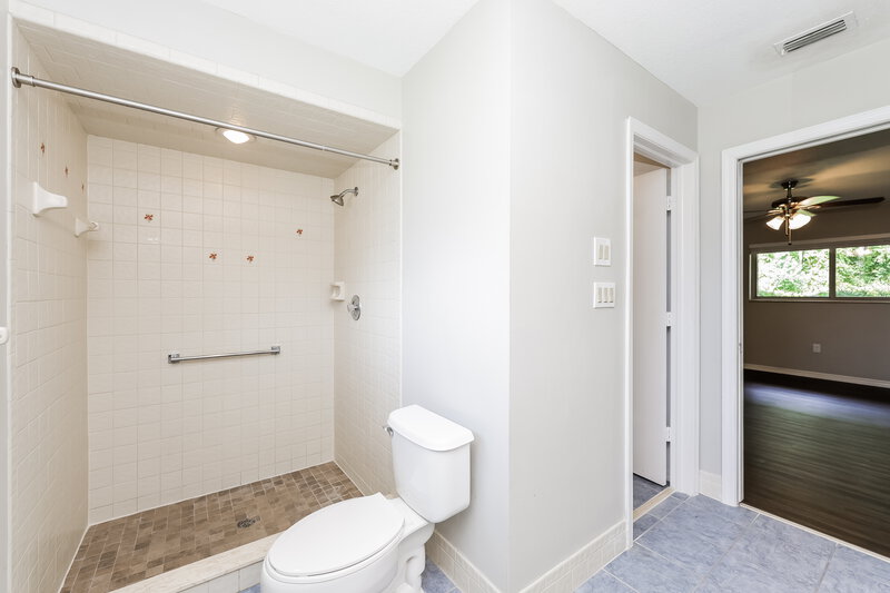 2,020/Mo, 5539 Browning Dr New Port Richey, FL 34655 Bathroom View 2