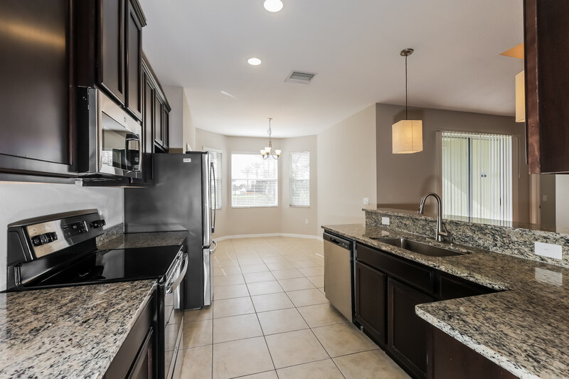 2,120/Mo, 3911 Constantine Loop Wesley Chapel, FL 33543 Kitchen View