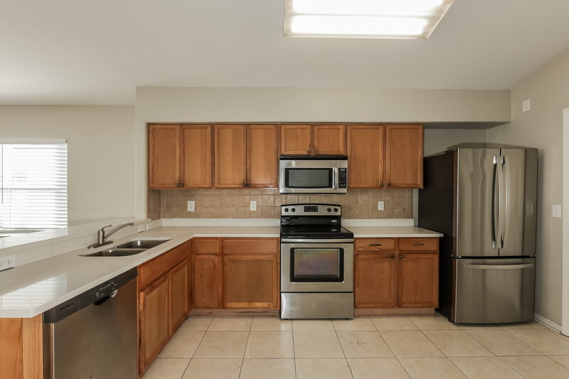1,970/Mo, 12006 Butler Woods Cir Riverview, FL 33579 Kitchen View 2