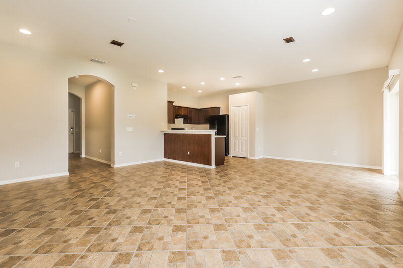 2,225/Mo, 728 Star Pointe Dr Seffner, FL 33584 Living Room View 2