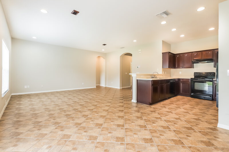 2,225/Mo, 728 Star Pointe Dr Seffner, FL 33584 Living Room View 3