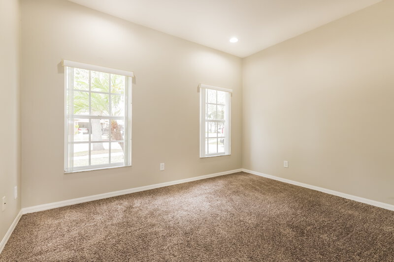 2,225/Mo, 728 Star Pointe Dr Seffner, FL 33584 Bedroom View