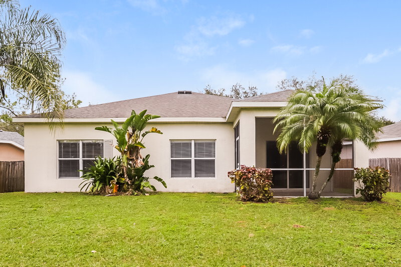 2,225/Mo, 728 Star Pointe Dr Seffner, FL 33584 Rear View