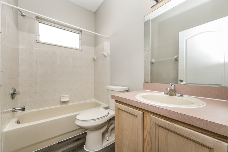 2,280/Mo, 22820 Marsh Wren Dr Land O Lakes, FL 34639 Bathroom View