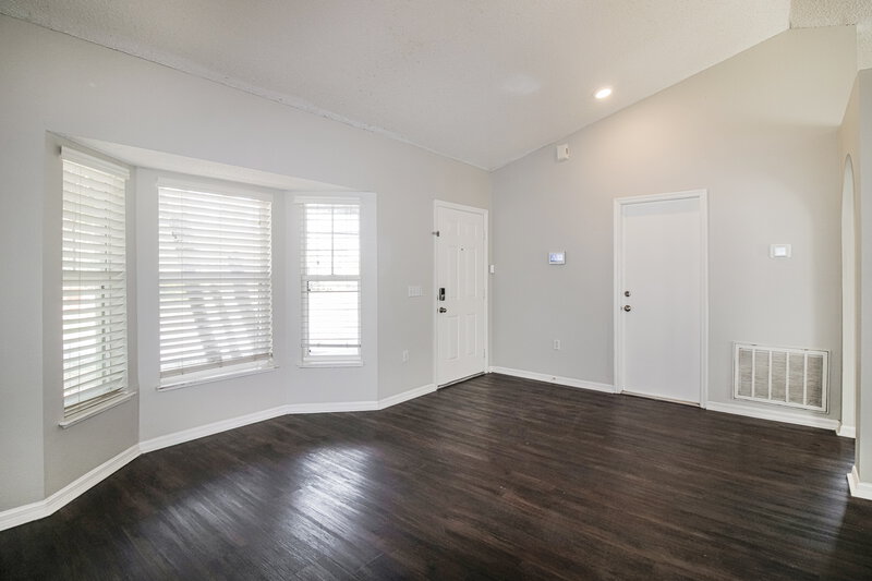 1,830/Mo, 4088 Everett Ave Spring Hill, FL 34609 Living Room View 2