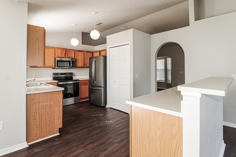 1,830/Mo, 4088 Everett Ave Spring Hill, FL 34609 Kitchen View 2