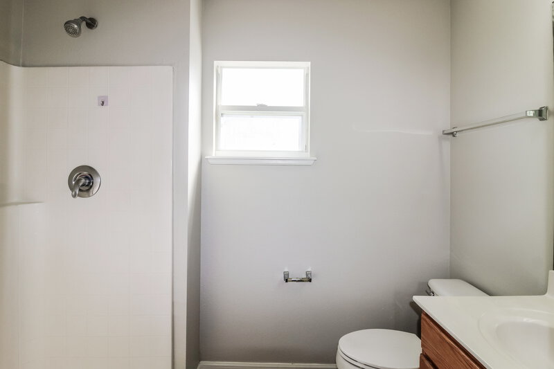 1,830/Mo, 4088 Everett Ave Spring Hill, FL 34609 Bathroom View