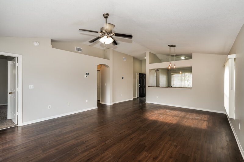 2,050/Mo, 1327 Maximilian Dr Wesley Chapel, FL 33543 Living Room View 3