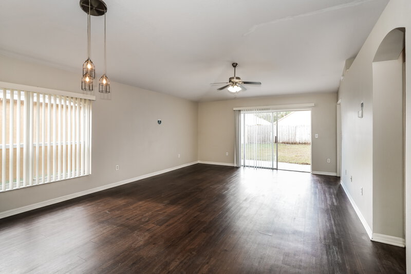 2,050/Mo, 1327 Maximilian Dr Wesley Chapel, FL 33543 Dining Room View