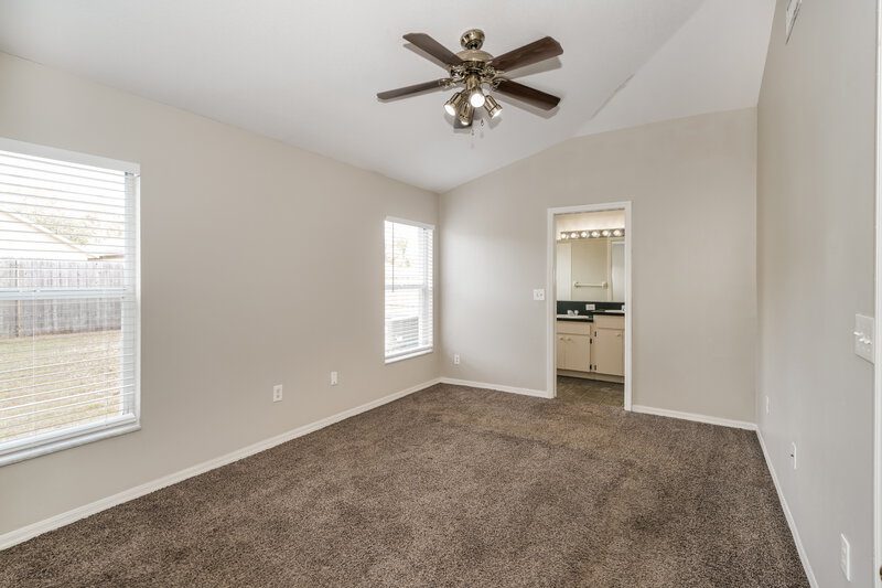 2,050/Mo, 1327 Maximilian Dr Wesley Chapel, FL 33543 Main Bedroom View 2