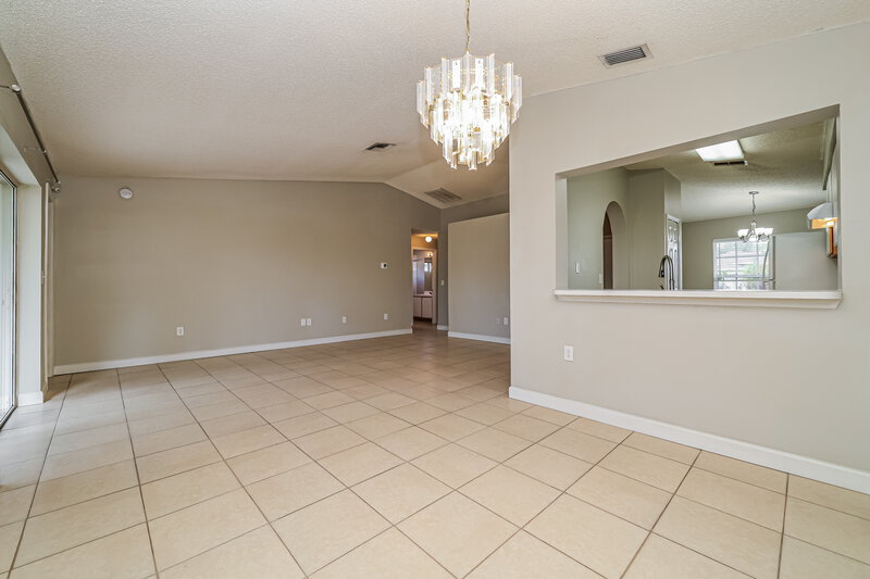 2,025/Mo, 1444 Birchstone Ave Brandon, FL 33511 Living Room View 3