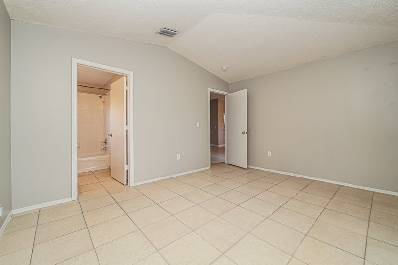 2,025/Mo, 1444 Birchstone Ave Brandon, FL 33511 Main Bedroom View 2