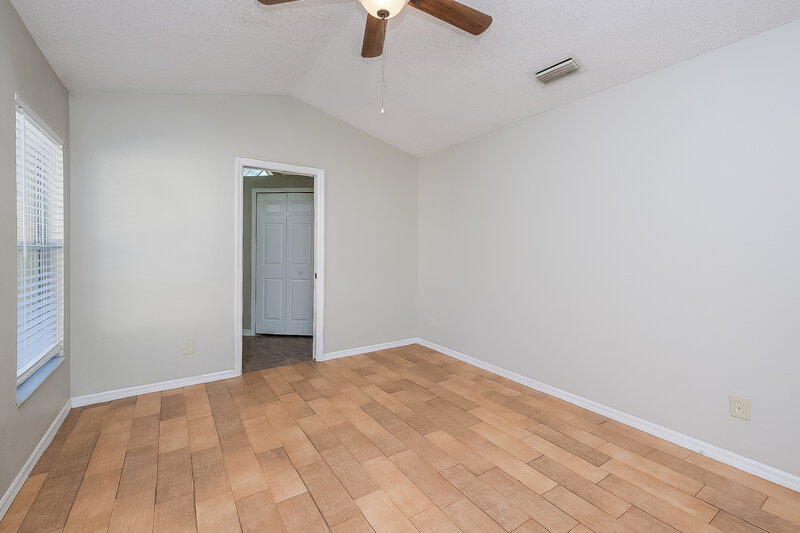 2,040/Mo, 614 Cape Cod Cir Valrico, FL 33594 Bedroom View