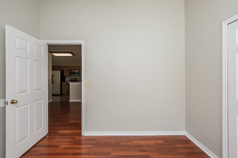 2,040/Mo, 614 Cape Cod Cir Valrico, FL 33594 Bedroom View 3