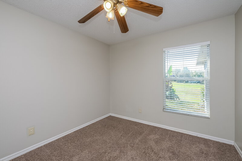 2,040/Mo, 614 Cape Cod Cir Valrico, FL 33594 Bedroom View 4