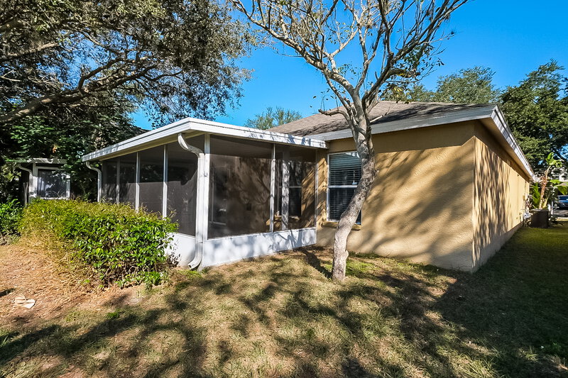 2,040/Mo, 614 Cape Cod Cir Valrico, FL 33594 Rear View