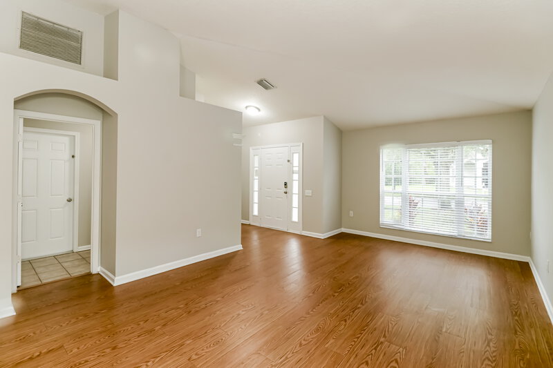 2,330/Mo, 5900 War Admiral Dr Wesley Chapel, FL 33544 Living Room View