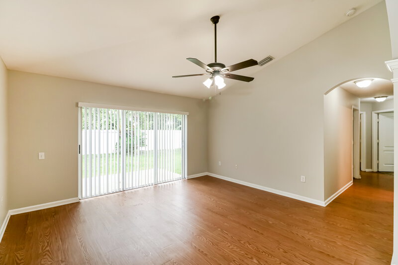 2,330/Mo, 5900 War Admiral Dr Wesley Chapel, FL 33544 Living Room View 2
