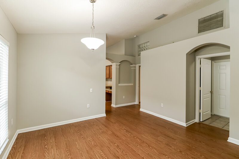 2,330/Mo, 5900 War Admiral Dr Wesley Chapel, FL 33544 Dining Room View