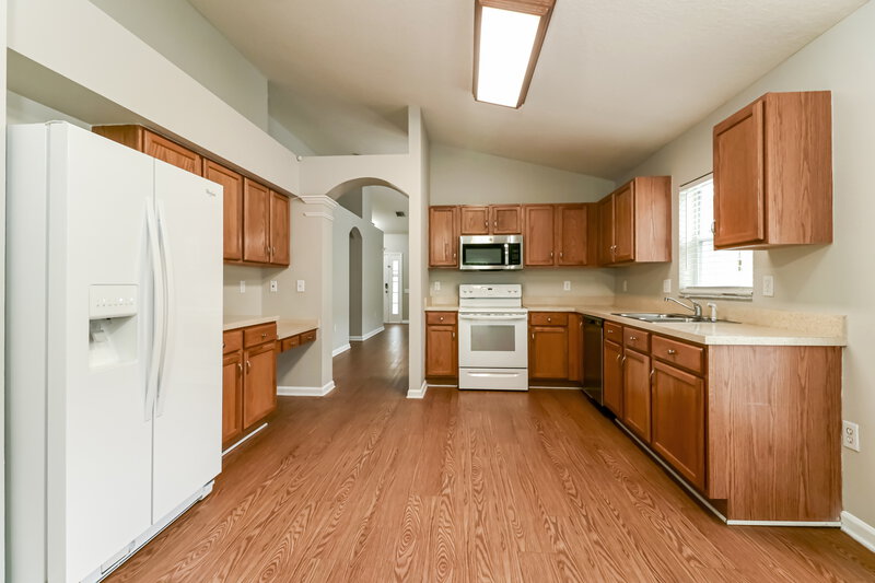 2,330/Mo, 5900 War Admiral Dr Wesley Chapel, FL 33544 Kitchen View