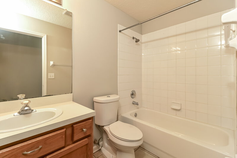 2,330/Mo, 5900 War Admiral Dr Wesley Chapel, FL 33544 Bathroom View