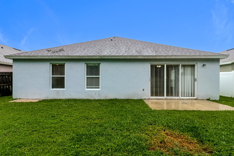 2,330/Mo, 5900 War Admiral Dr Wesley Chapel, FL 33544 Rear View