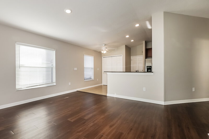 2,140/Mo, 17344 Mint Leaf Ln Land O' Lakes, FL 34638 Dining Room View 2