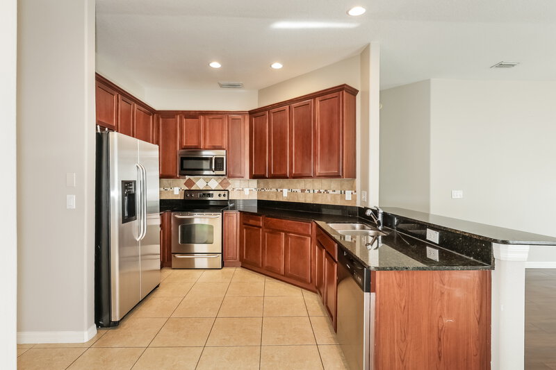 2,140/Mo, 17344 Mint Leaf Ln Land O' Lakes, FL 34638 Kitchen View