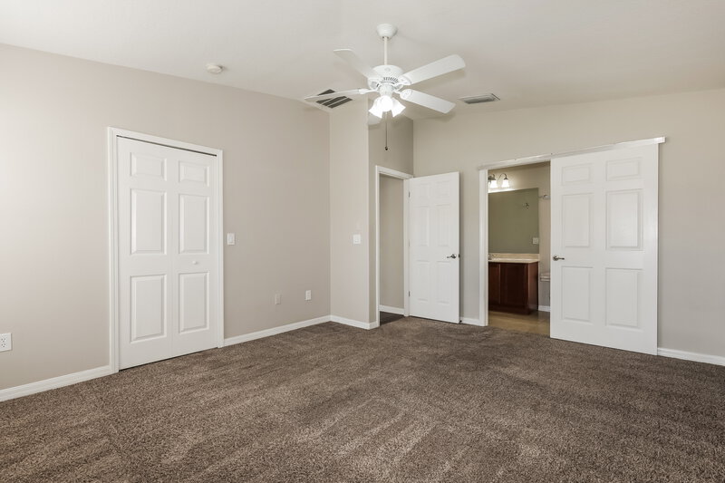 2,140/Mo, 17344 Mint Leaf Ln Land O' Lakes, FL 34638 Main Bedroom View